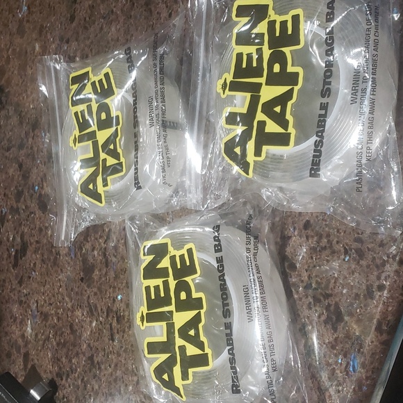 New Alien Tape 3 pcs - Picture 1 of 3